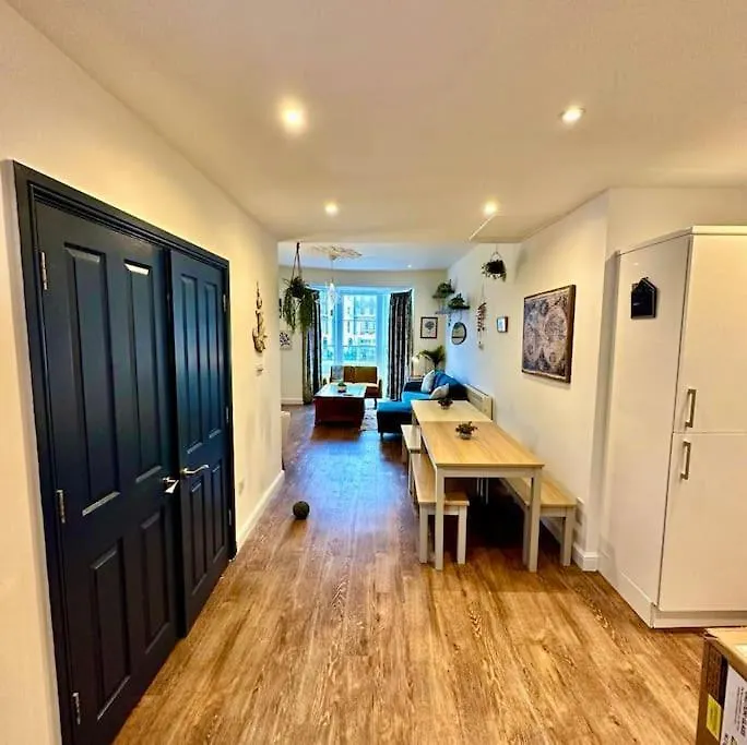 Stylish Coastal Home In The Centre Of Brighton 0*,