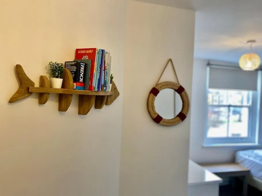 Stylish Coastal Home In The Centre Of Brighton 0*,