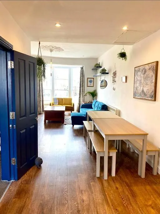 Stylish Coastal Home In The Centre Of Brighton